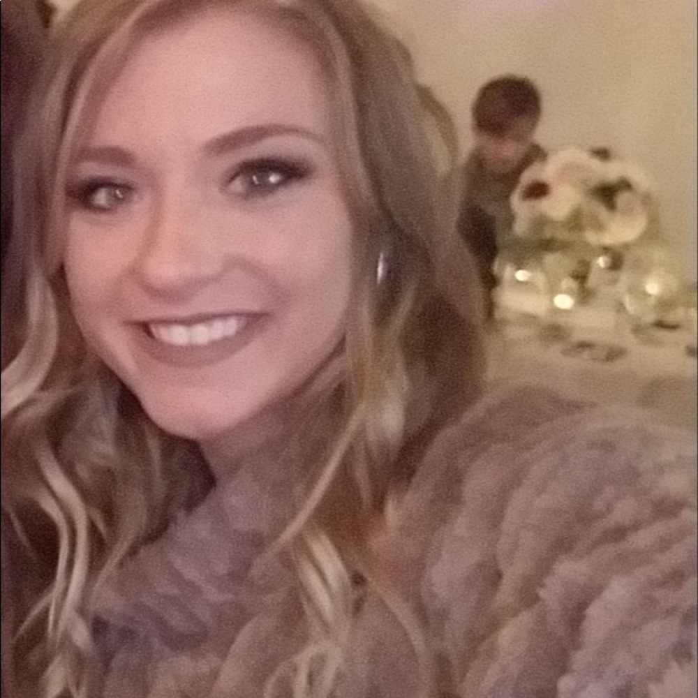 Meet your Posher, Dana